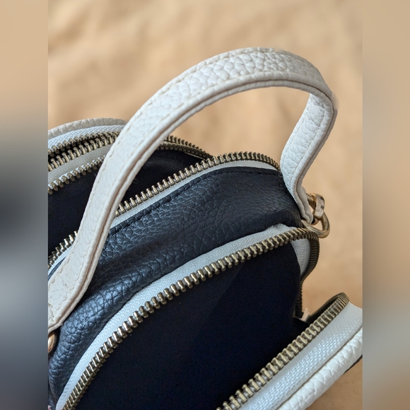 Black White Faux Pebbled Leather Bumblebee Gold Crossbody Handbag Small Purse - Picture 6 of 7